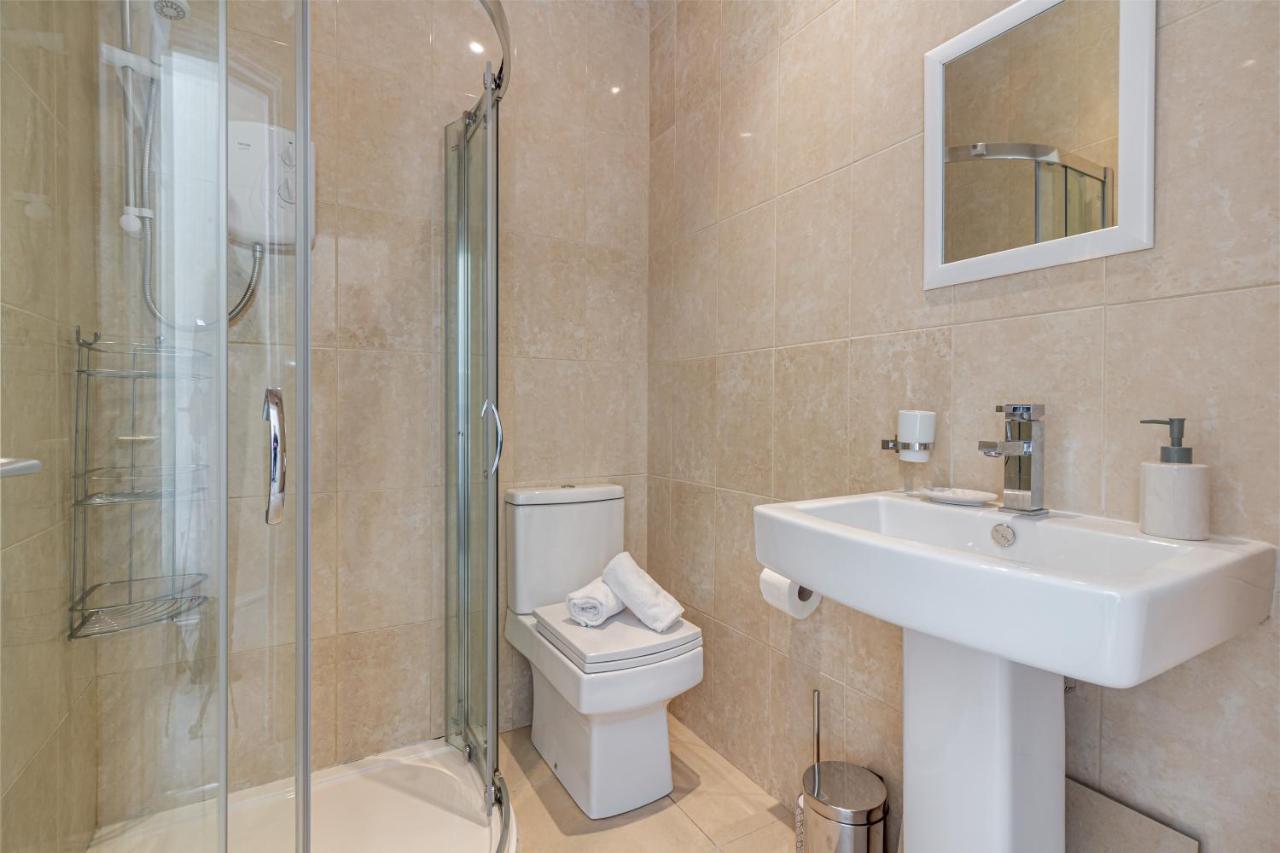 Guest Homes - Trinity Apartment Worcester Exteriör bild